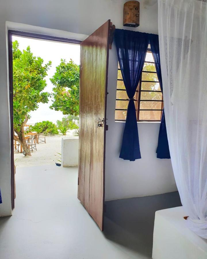 Bed and Breakfast Blue Palm Zanzibar Бвейю Екстер'єр фото