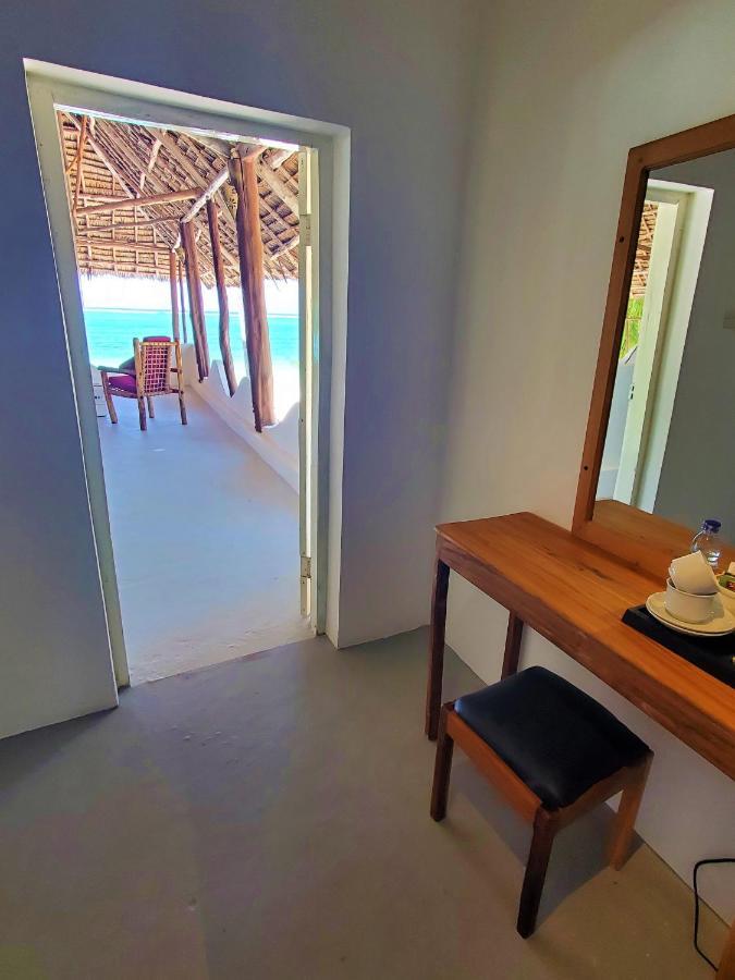 Bed and Breakfast Blue Palm Zanzibar Бвейю Екстер'єр фото